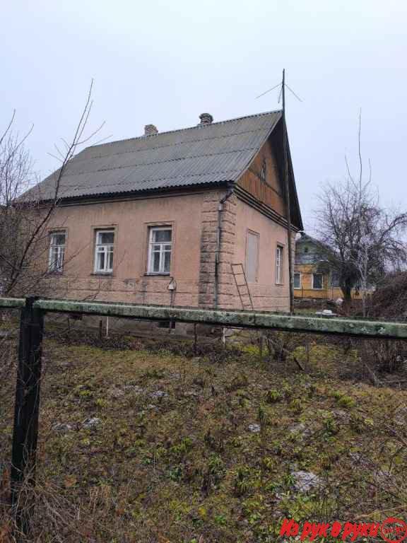 Крепкий дом в районе ЖД Вокзала и Политеха.
Дом с высокими потолками, 